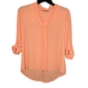 RELATIVITY Size M blouse with tie